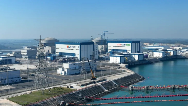 New Chinese reactor begins supplying power