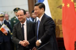 Hollande, Xi, April 2013 (Elysee - P Segrette) 250x165