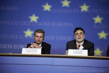 Gunther Oettinger and Tamas Fellegi (Image: Council of the European Union)