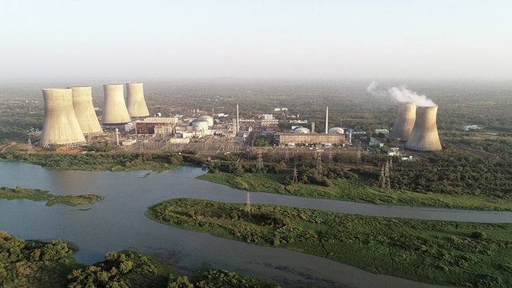 The Kakrapar site is also home to two operating 202 MWe PWHR, seen here on the right (Image: DAE GODL-India)