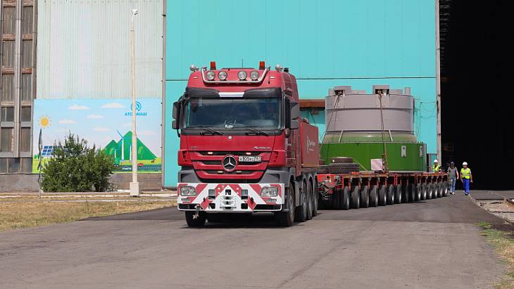 Upper parts of reactor for Kursk II shipped