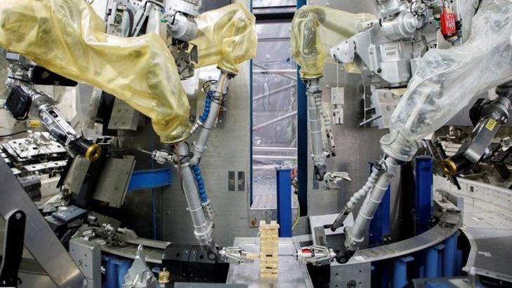 Twin robots practice rescuing each other in fusion machine