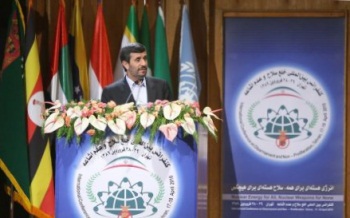Mahmoud Amhadenejad at nuclear conference, April 2010 (president.ir).