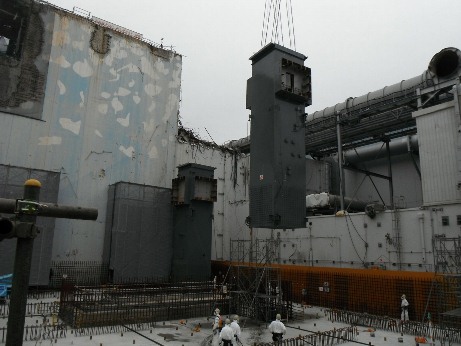 Fukushima unit 4 cover supports installed 460