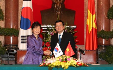 Presidential meeting (Cheong Wa Dae)_460